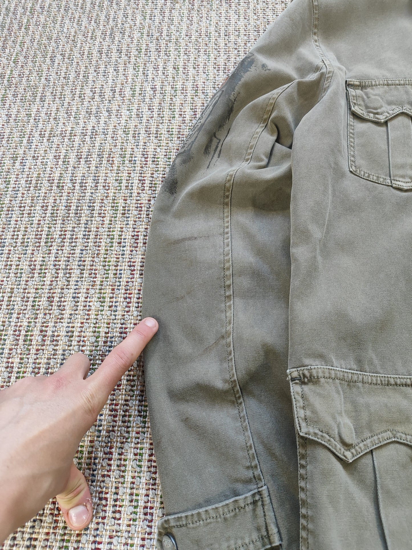 VINTAGE LIGHT COLLARED JACKET W/ GRAPHICS (M)
