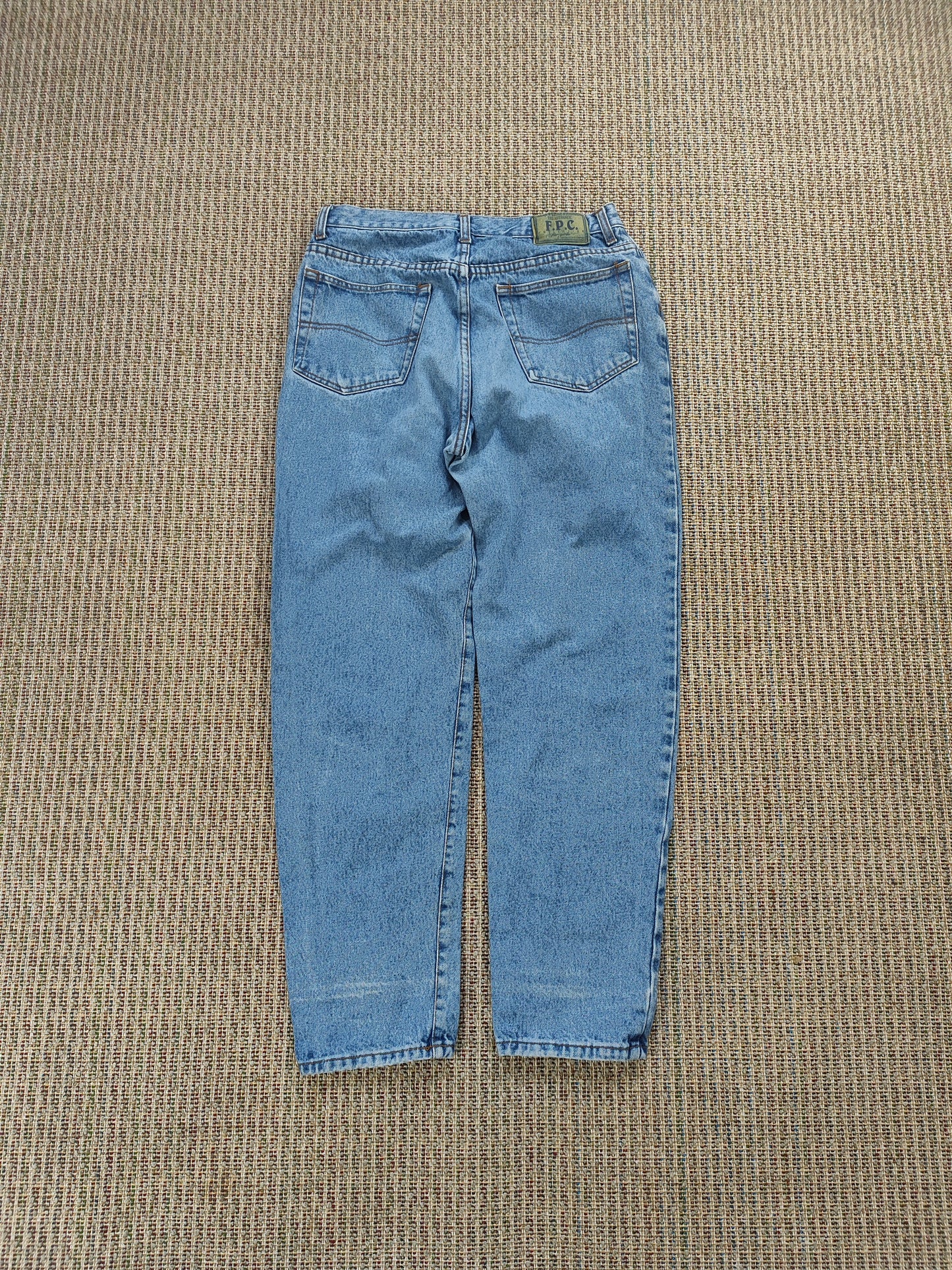 90S HIGH WAISTED JEANS ()