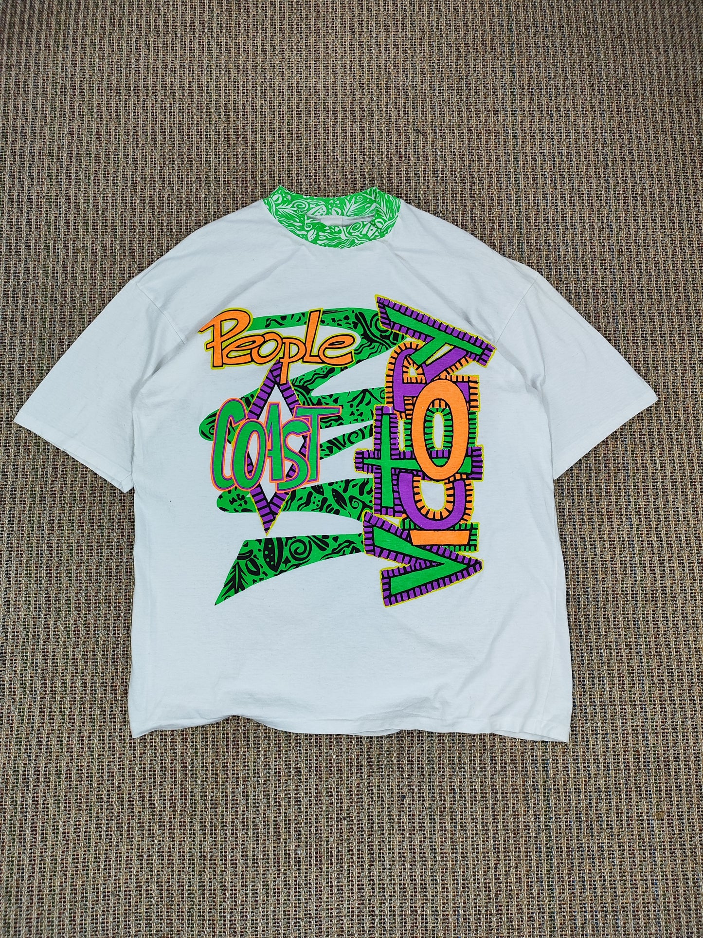 VINTAGE 90S SINGLE STITCH GRAPHIC TEE (L)