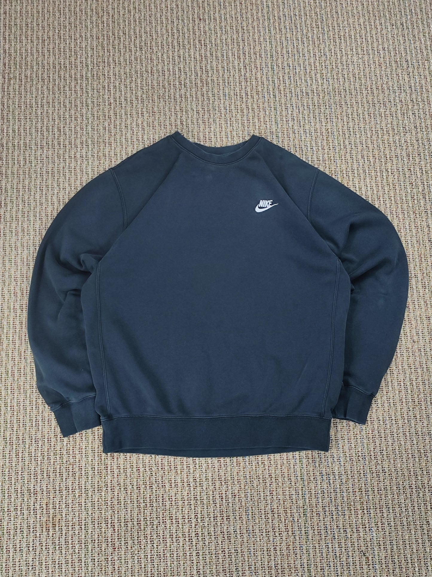 NIKE ESSENTIAL SWEATSHIRT (M)