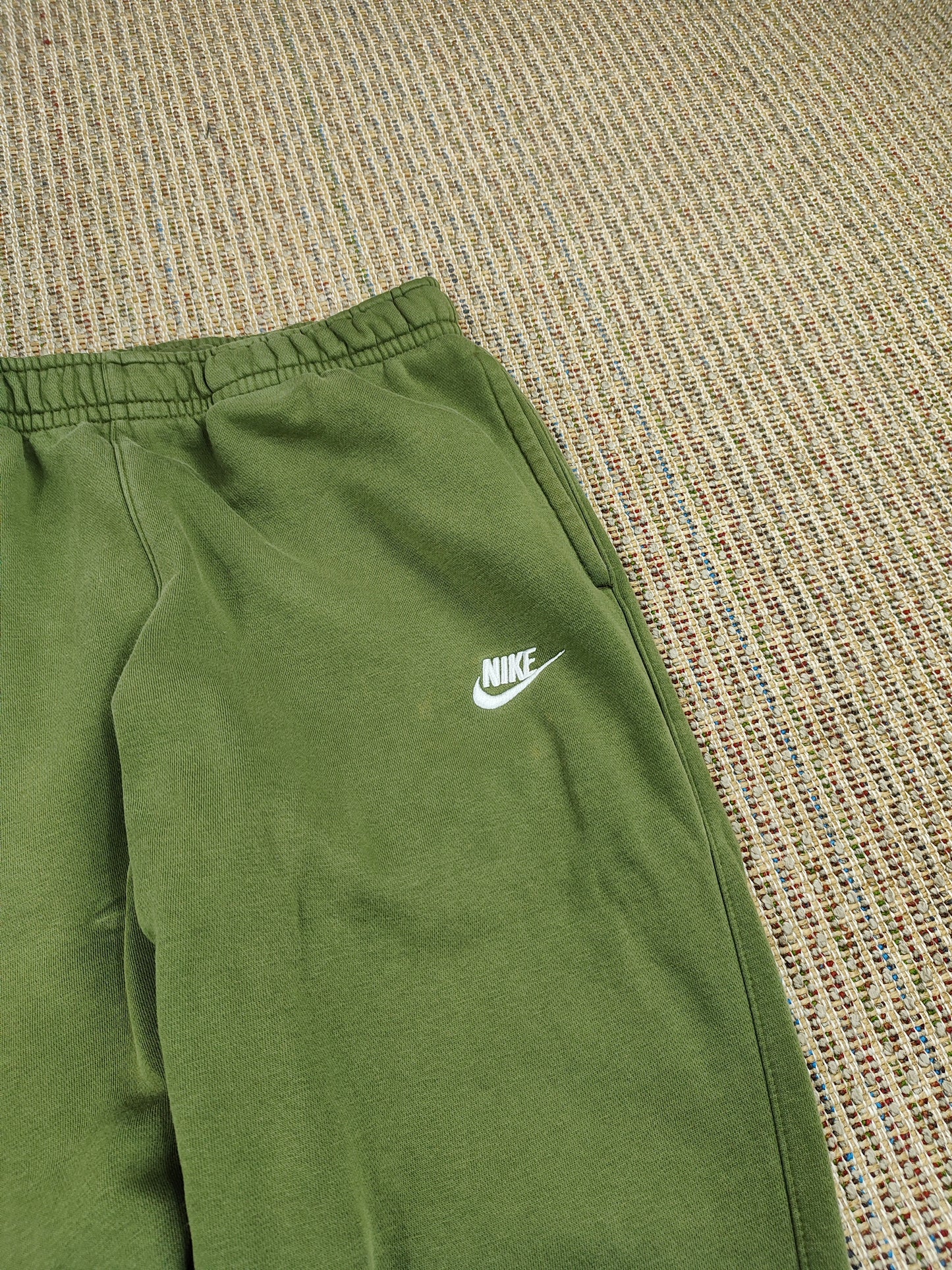 VINTAGE NIKE ESSENTIAL JOGGERS (S)