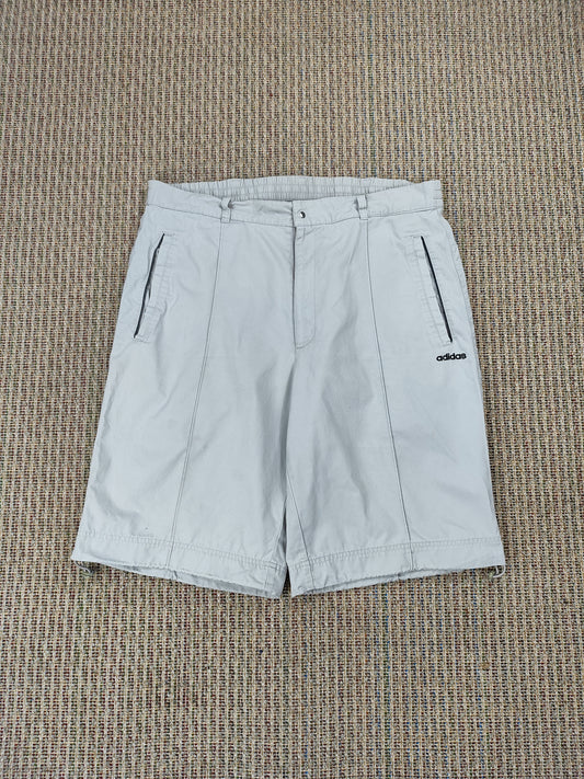 Y2K LIGHT ADIDAS TENNIS SHORTS (L)