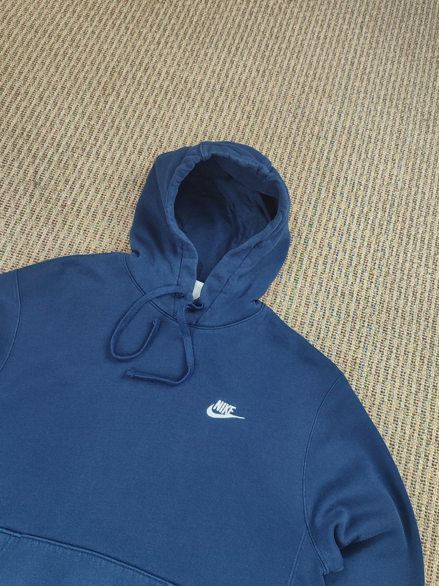 VINTAGE NIKE ESSENTIAL HOODIE (S)