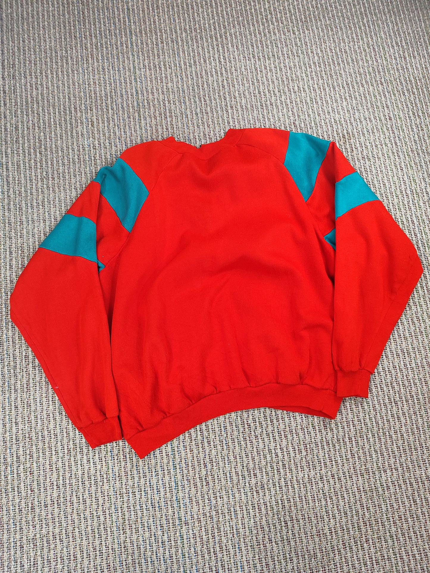 VINTAGE 80S RED GRAPHIC SWEATSHIRT (XL)