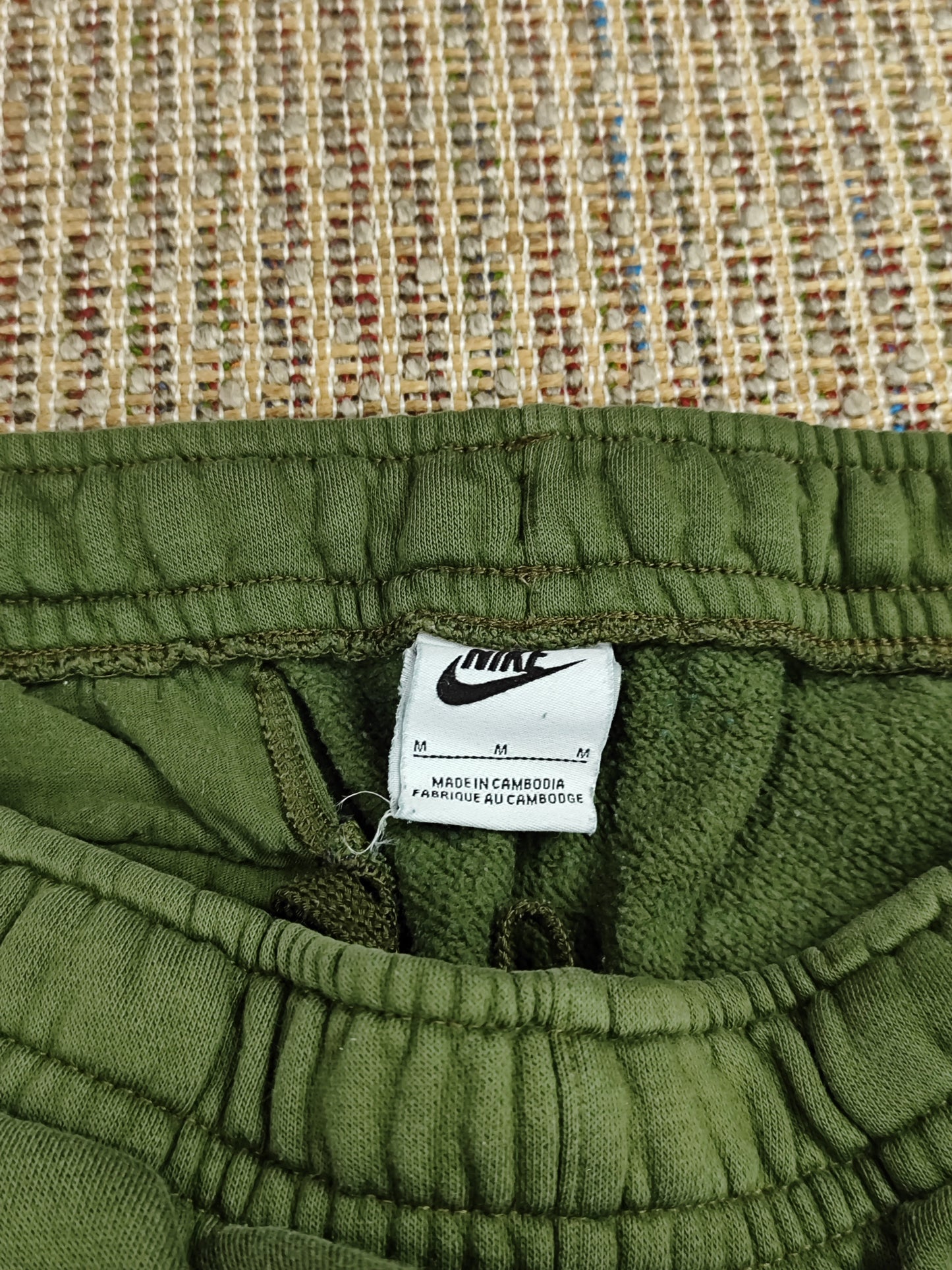 VINTAGE NIKE ESSENTIAL JOGGERS (S)
