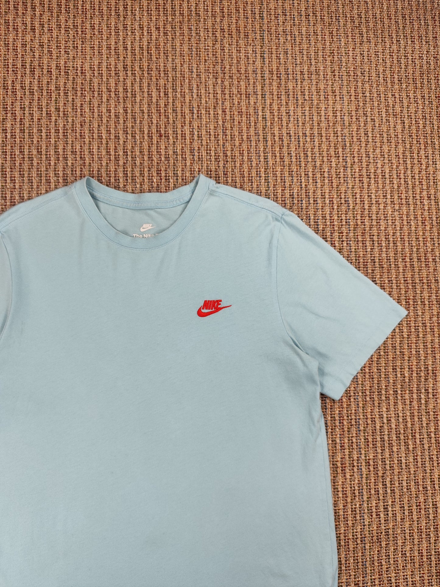 NIKE ESSENTIAL T-SHIRT (M)
