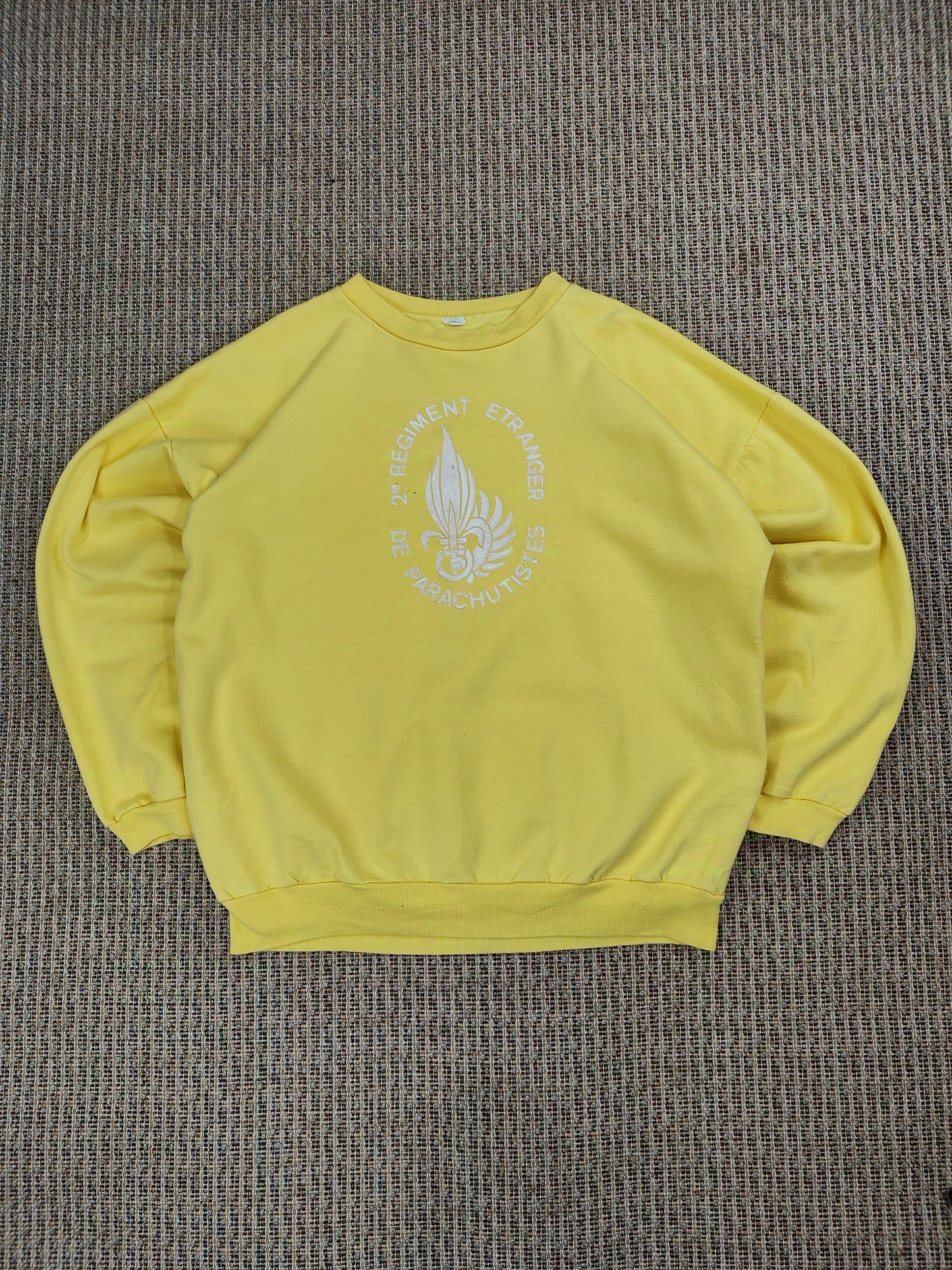 VINTAGE YELLOW 80S GRAPHIC SWEATSHIRT (L)