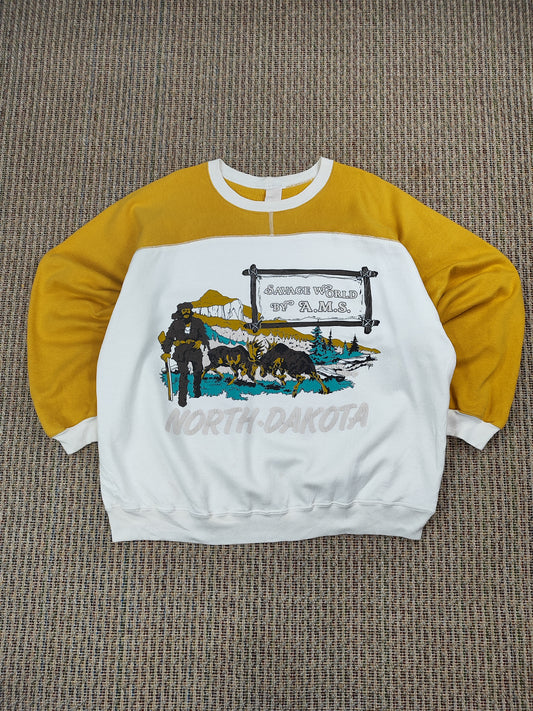 VINTAGE NORTH DAKOTA GRAPHIC SWEATSHIRT (L)